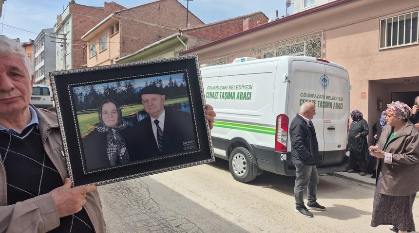 70 yıllık aşkta h&uuml;z&uuml;nl&uuml; veda: Birer g&uuml;n arayla vefat ettiler