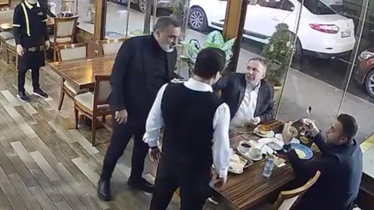 CHP li isim darbedilerek kovulmuştu! O restoran kurşunlandı 1