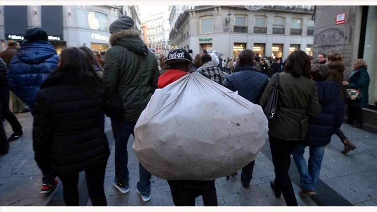 İspanya s&uuml;reci başlattı: 500 bin kişiye oturma ve &ccedil;alışma izni 1