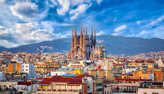 İspanya s&uuml;reci başlattı: 500 bin kişiye oturma ve &ccedil;alışma izni