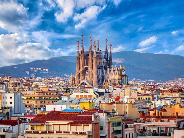 İspanya s&uuml;reci başlattı: 500 bin kişiye oturma ve &ccedil;alışma izni