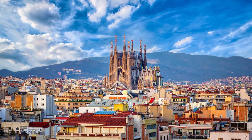 İspanya s&uuml;reci başlattı: 500 bin kişiye oturma ve &ccedil;alışma izni