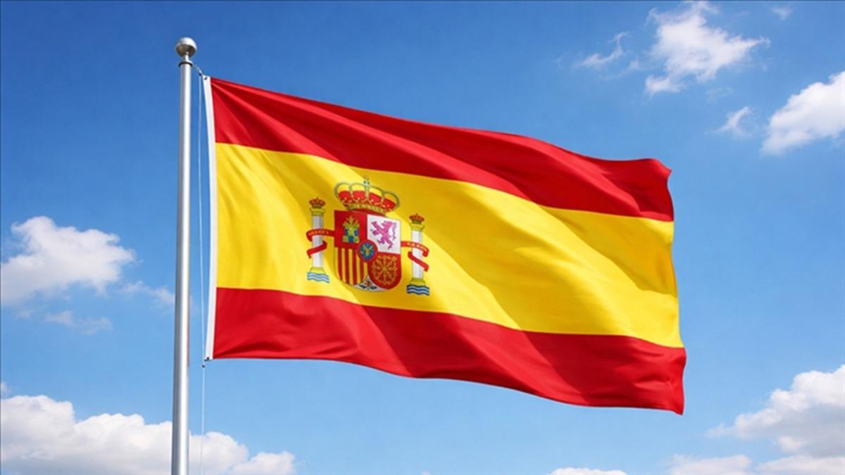 İspanya s&uuml;reci başlattı: 500 bin kişiye oturma ve &ccedil;alışma izni 2