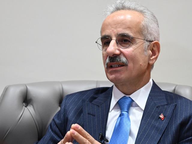Bakan Uraloğlu'ndan H&uuml;rm&uuml;z'deki gemilerle ilgili a&ccedil;ıklama