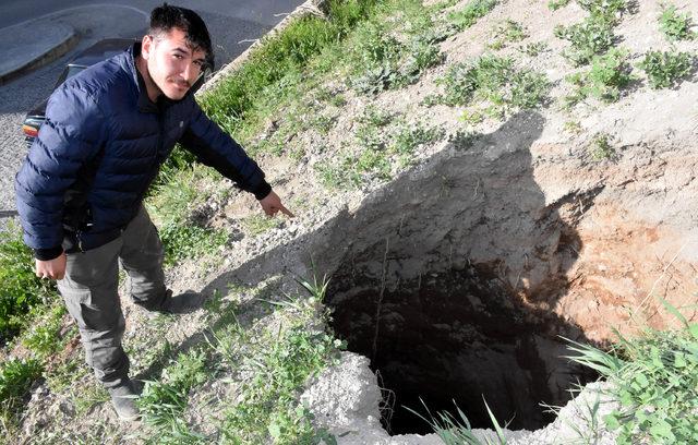 Sivas Kalesi'nin yamacında 15 metrelik çukur oluştu