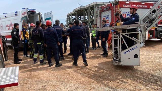 Beton perdah makinesinin &ccedil;arptığı iş&ccedil;i ağır yaralandı 1