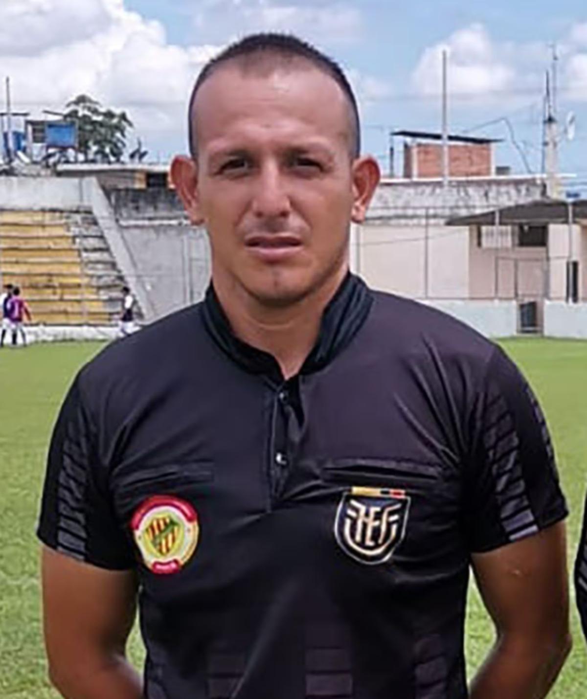 Ma&ccedil; kurşun sesleriyle b&ouml;l&uuml;nd&uuml;! Hakemi hedef alıp ateş a&ccedil;tılar 1