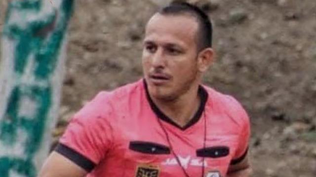 Maç kurşun sesleriyle bölündü! Hakemi hedef alıp ateş açtılar