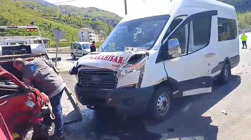Giresun&rsquo;da trafik kazaları: 1 &ouml;l&uuml;, 6 yaralı