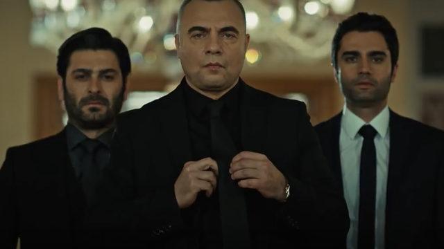 Eşkıya Dünyaya Hükümdar Olmaz'da şok infaz sahnesi! Hakkı masada öldürüldü