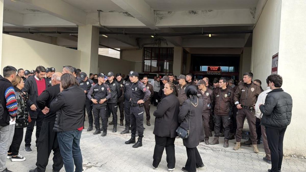 Kahramanmaraş'ta saldırıda hayatını kaybedenlerin cenazesi için bekleyiş devam ediyor