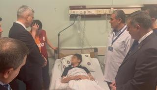 Bakanlar yaralı &ouml;ğrencileri ziyaret etti