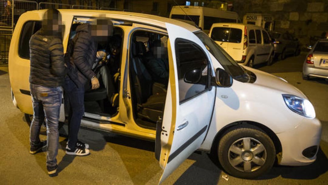 Gaspçılarla boğuşurken bıçaklanan yabancı uyruklu genç öldü
