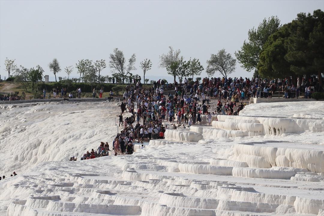 Bedava giriş i&ccedil;in oraya akın ettiler! 