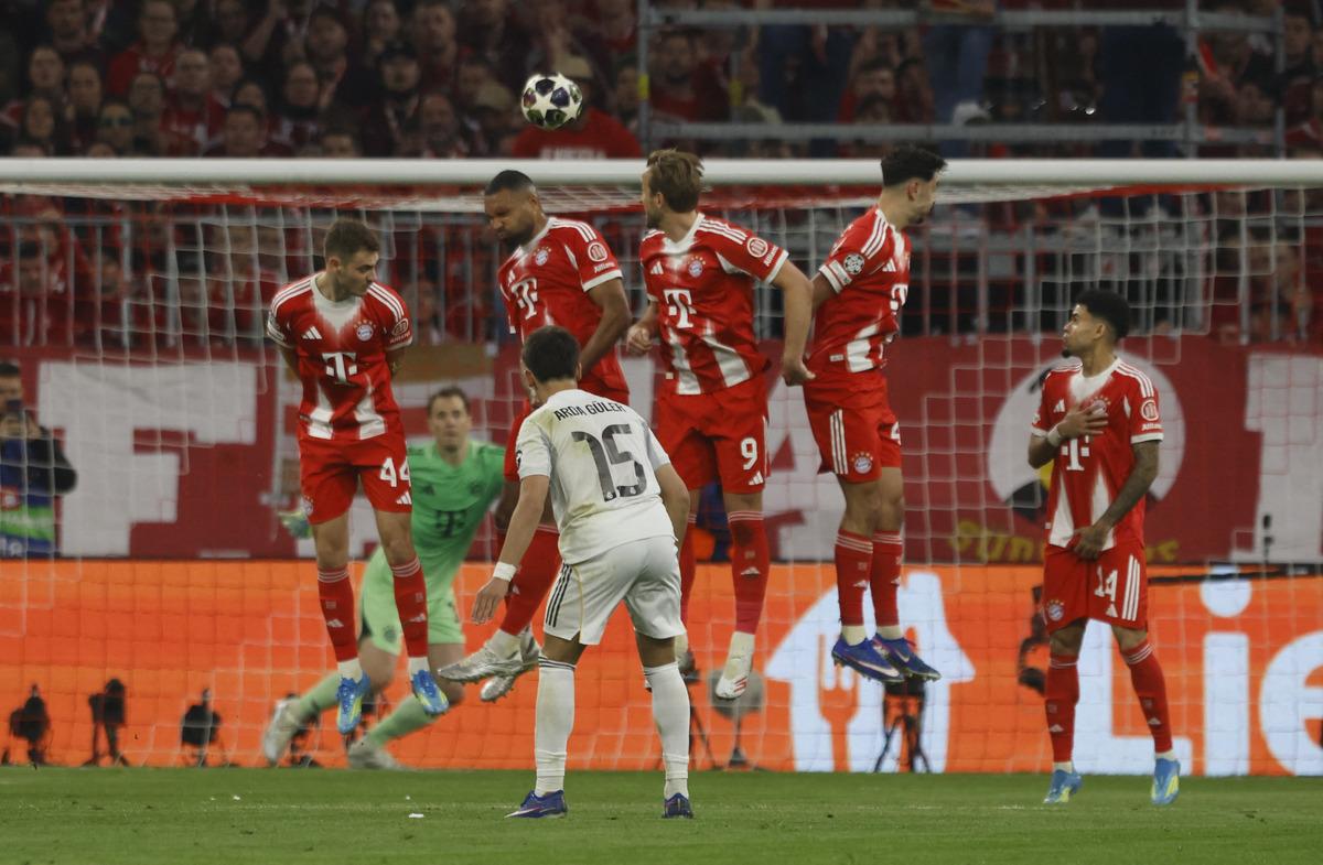 Tüm dünya bu maçı konuştu! Arda Güler tarihe geçti, maç sonu sinir krizi geçirip atıldı: Perez soyunma odasına indi 2