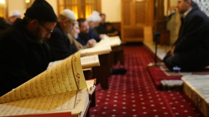 İlahiyatçı Günaydın, 'İmam hatiplileri deizme yönelten' 100 soruyu derledi