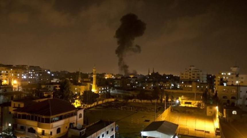 İsrail gece yarısı saldırdı! 
