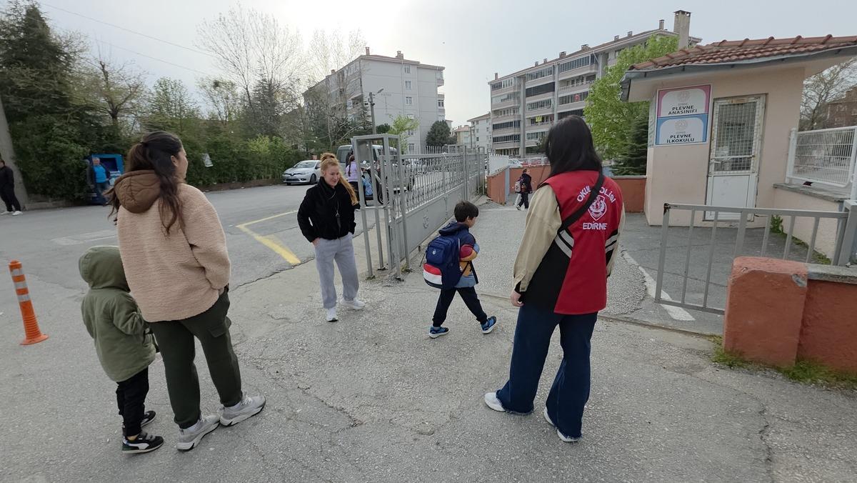 Okul önlerinde sıkı denetim: Önlemler artırıldı! 1