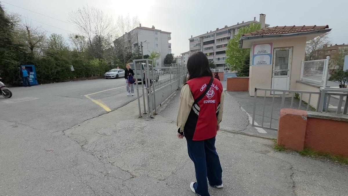 Okul önlerinde sıkı denetim: Önlemler artırıldı! 2