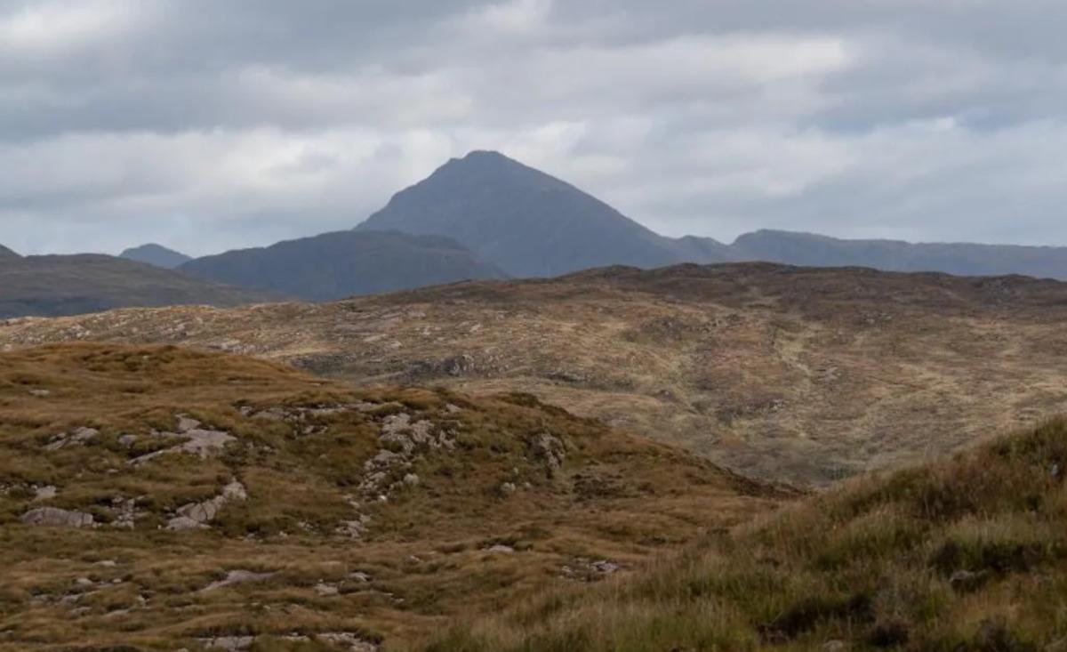 Evi alan adanın da sahibi oluyor! İstanbul da apartman dairesi fiyatına İngiltere de ada 4