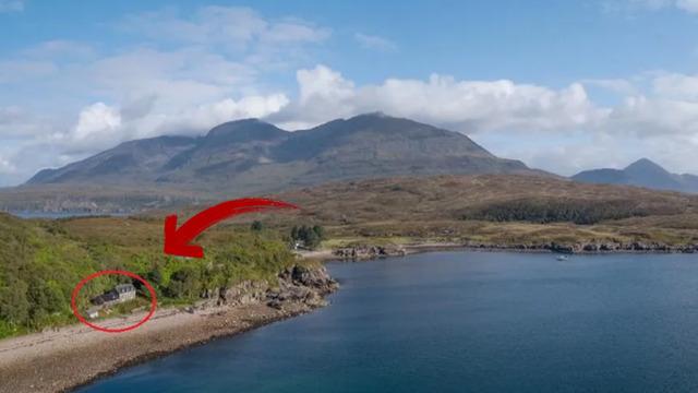 Evi alan adanın da sahibi oluyor! İstanbul'da apartman dairesi fiyatına İngiltere'de ada