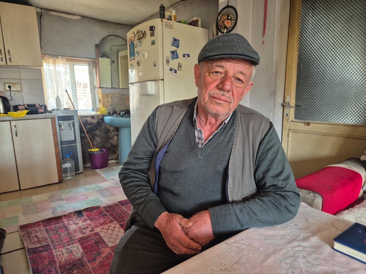 Kahvede ikram edilen i&ccedil;eceği i&ccedil;tikten sonra, soyuldu iddiası! 1