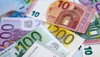 Euro rekor kırdı, dolar da y&uuml;kselişte!