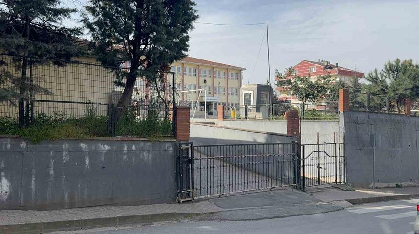 70 yaşındaki sapık okulda ilkokullu &ccedil;ocukları taciz etti! Kocaeli'de mide bulandıran olay