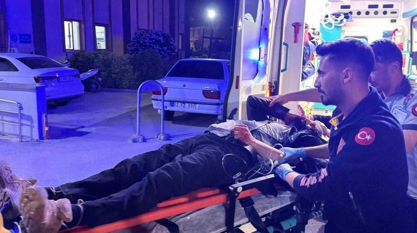 Motosiklet ile kamyonet &ccedil;arpıştı: 1 ağır yaralı