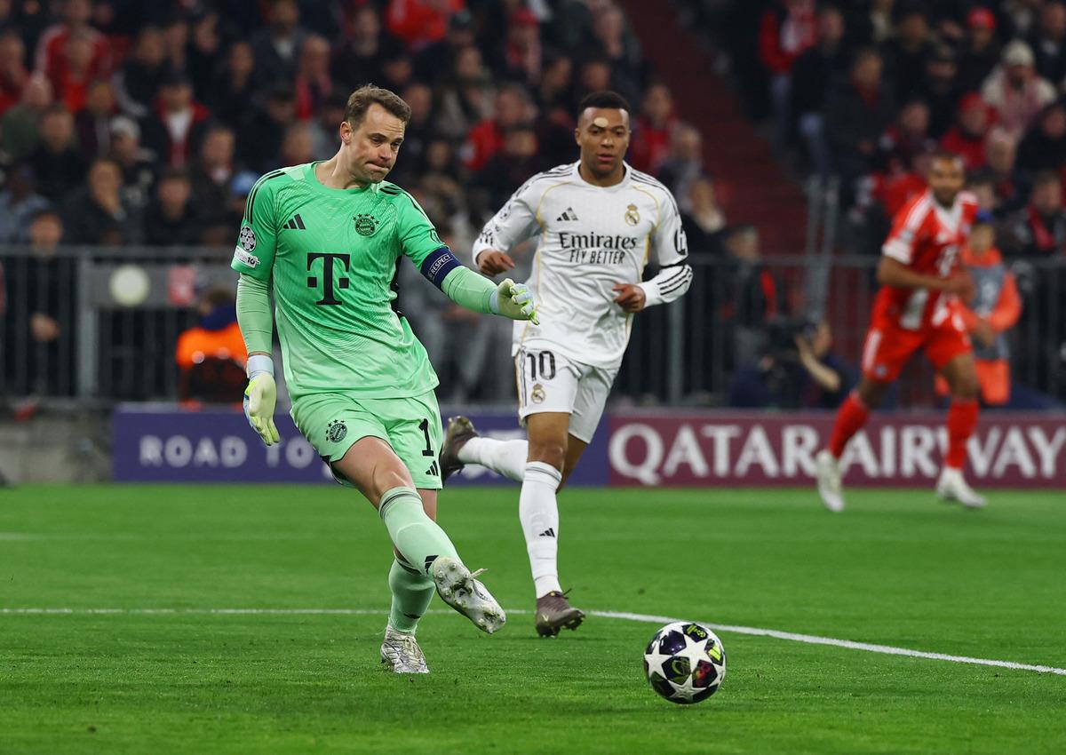 Kendisi bile itiraf etti! Ma&ccedil; biter bitmez Neuer den Arda G&uuml;ler s&ouml;zleri 3