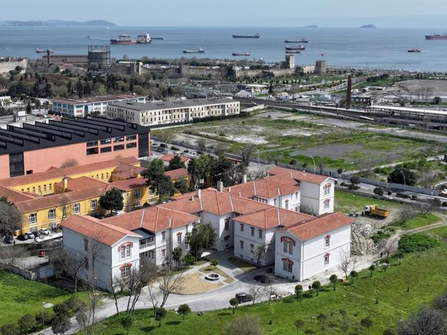 Restorasyonu tamamlanan Balıklı Rum Hastanesi İhtiyarhane binası kapılarını a&ccedil;maya hazırlanıyor