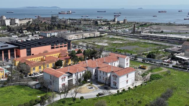 Restorasyonu tamamlanan Balıklı Rum Hastanesi İhtiyarhane binası kapılarını açmaya hazırlanıyor