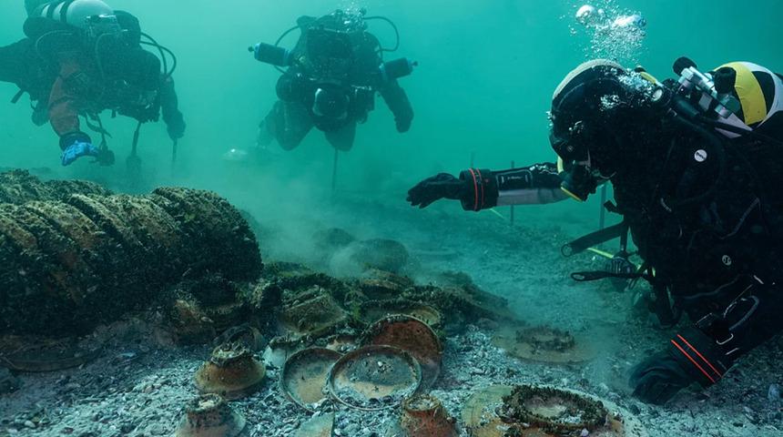 Mayın sandılar hazine &ccedil;ıktı: 2.000 yıllık kargo su altında bulundu! 
