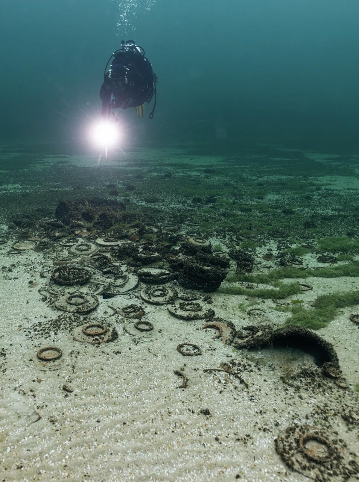 Mayın sandılar hazine çıktı: 2.000 yıllık kargo su altında bulundu! 3
