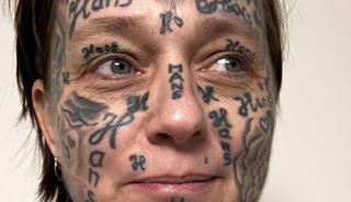 Sevgilisini taciz edip t&uuml;m v&uuml;cuduna adını kazıdı! Cinsel organına...