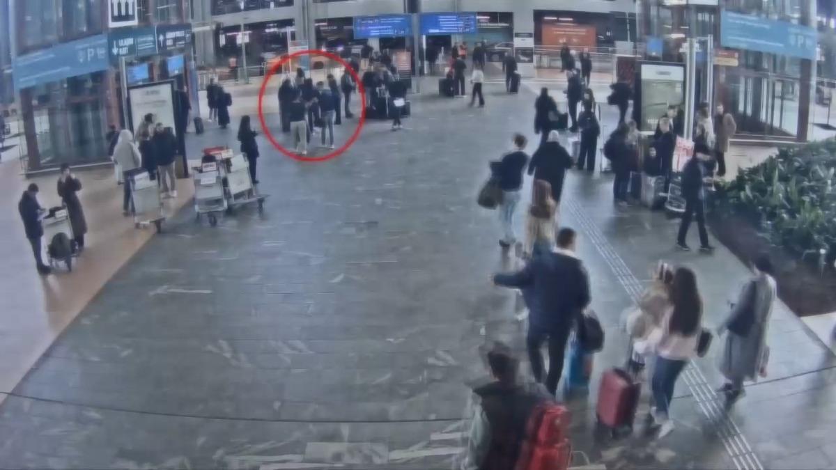 Kapalıçarşı’da 80 karat değerli taşları satmaya çalışırken yakalandılar! 1