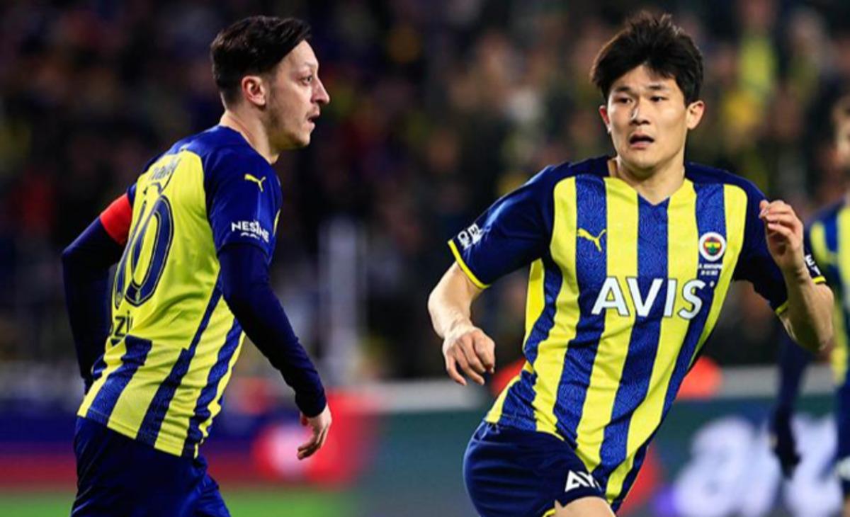 S&uuml;per Lig devi i&ccedil;in geldi! Kim Min-Jae nin menajeri İstanbul da: İmzalar her an atılabilir 3