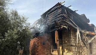 Burdur&rsquo;da boş ahşap evde yangın