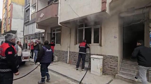 Gelibolu&rsquo;da apartmanda &ccedil;ıkan yangın korkuttu 2