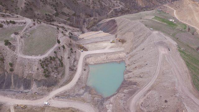 Uzundere Kirazlı Göleti’nde çalışmalar devam ediyor