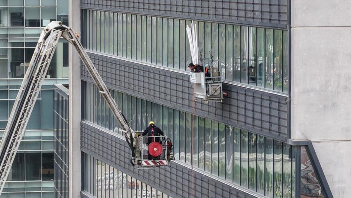22 katlı hastanede can pazarı! Ekipler seferber oldu, kurtarma çalışması saatlerce sürdü 7