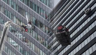 22 katlı hastanede can pazarı! Ekipler seferber oldu, saatlerce s&uuml;rd&uuml;