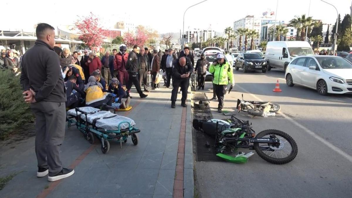 Samsun'da motosiklet ile elektrikli scooter çarpıştı: 2 yaralı