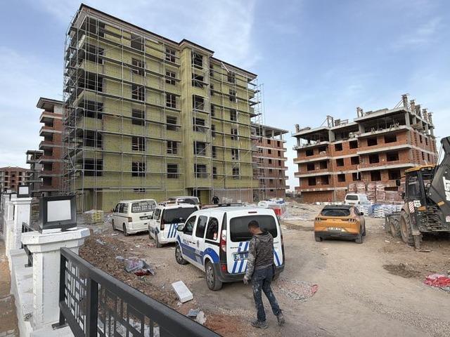 Asans&ouml;r boşluğuna d&uuml;şen sıva ustası hayatını kaybetti