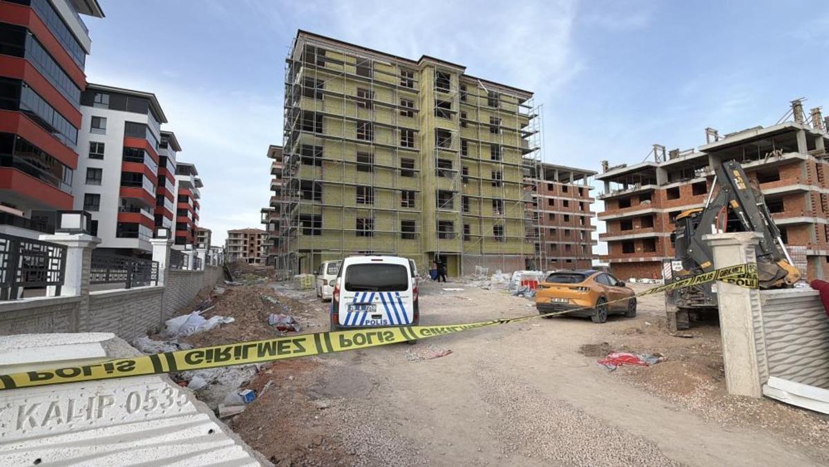 Eskişehir de asans&ouml;r boşluğuna d&uuml;şen sıva ustası hayatını kaybetti 2