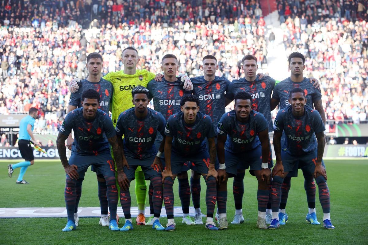 Arda Turan’dan tarihi başarı! Shakhtar adını yarı finale yazdırdı 1