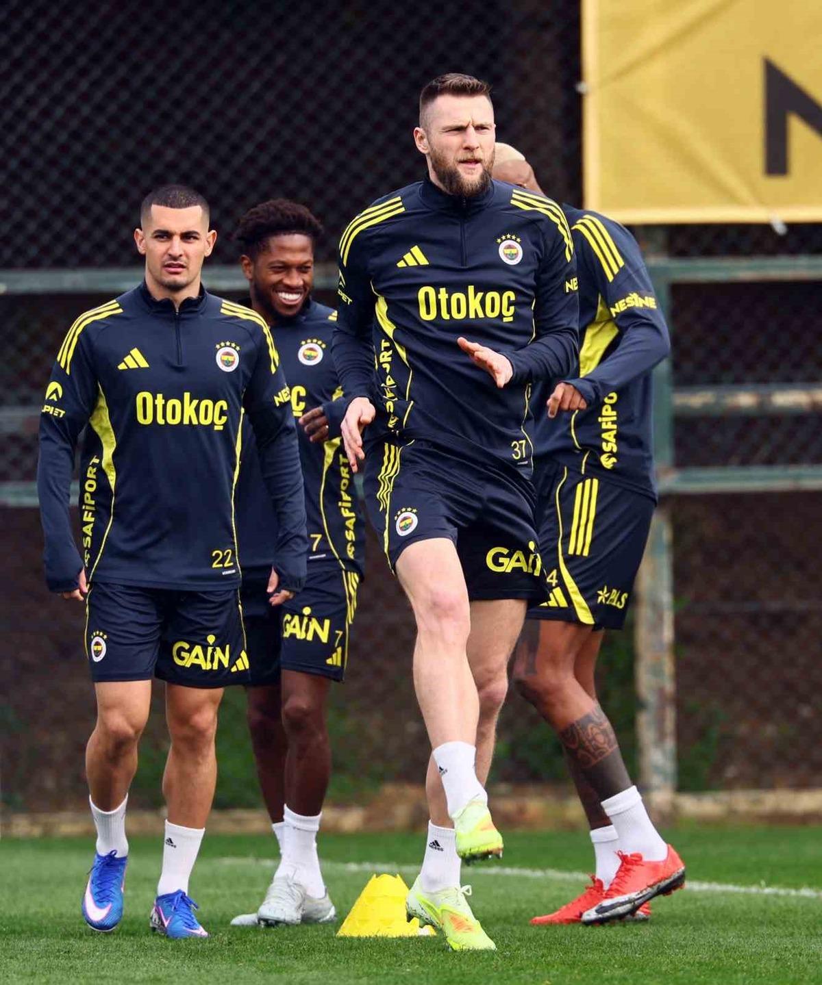 Fenerbah&ccedil;e, &Ccedil;aykur Rizespor ma&ccedil;ı hazırlıklarını tamamladı 1