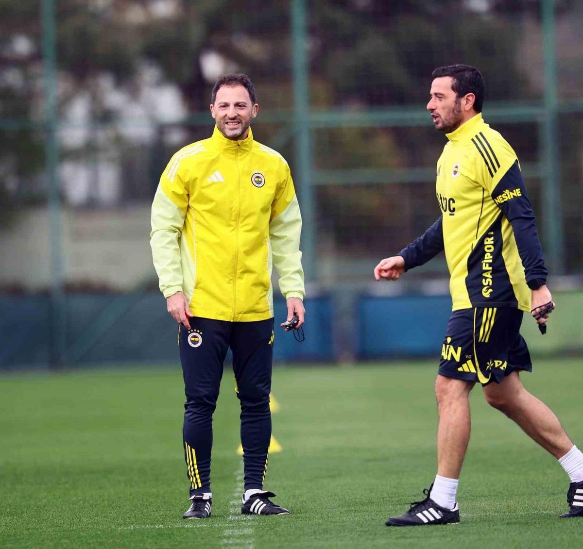 Fenerbah&ccedil;e, &Ccedil;aykur Rizespor ma&ccedil;ı hazırlıklarını tamamladı 2