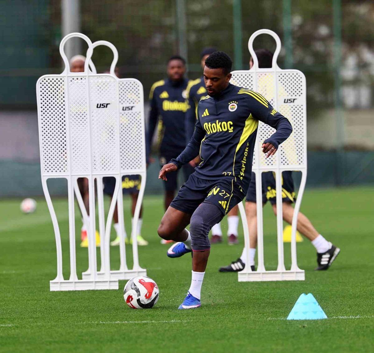 Fenerbah&ccedil;e, &Ccedil;aykur Rizespor ma&ccedil;ı hazırlıklarını tamamladı 3