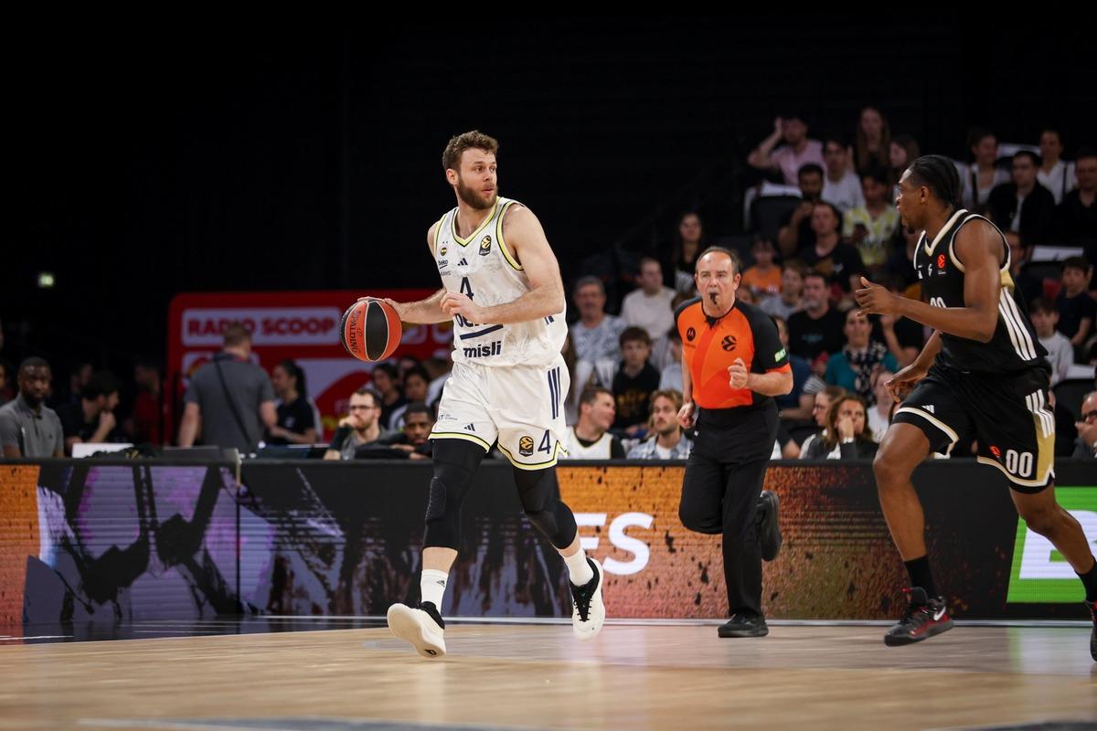 Fenerbah&ccedil;e Beko Fransa da nefes aldı! K&ouml;t&uuml; seriye dur dedi 4